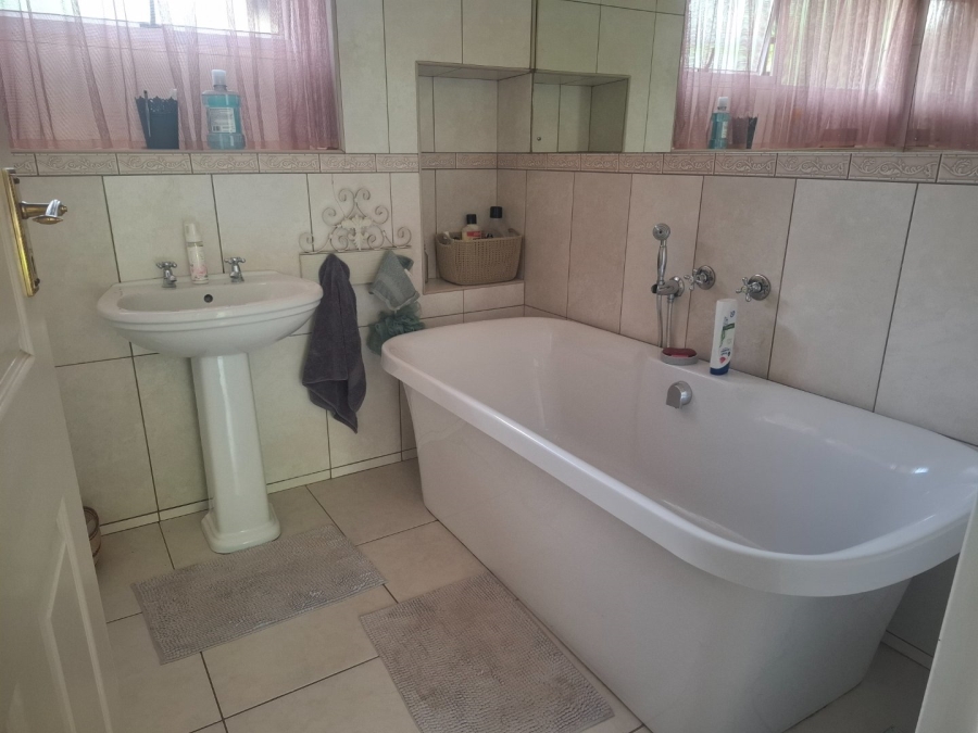 To Let 3 Bedroom Property for Rent in Suidrand Free State